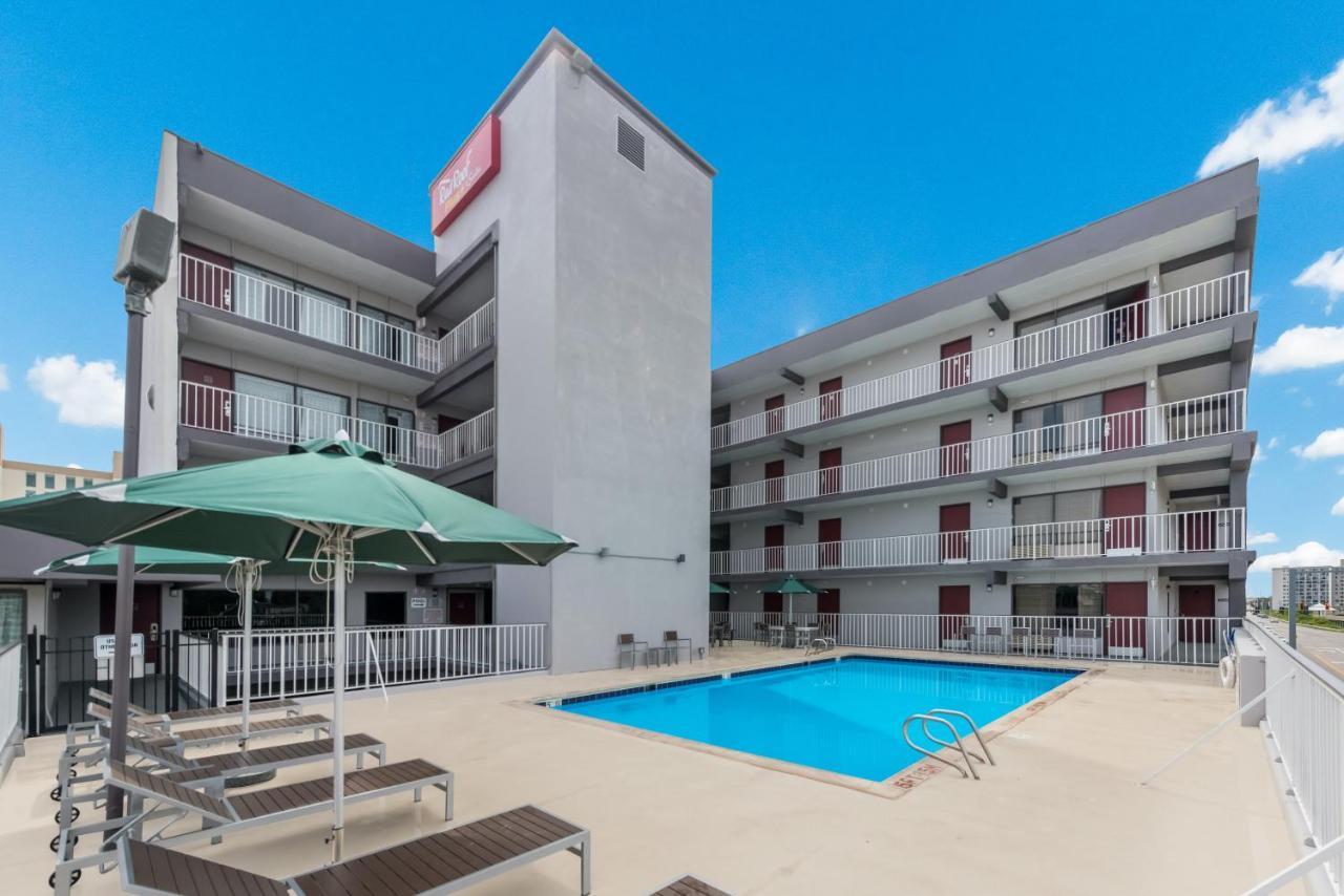 Red Roof Plus & Suites Virginia Beach - Seaside Екстер'єр фото